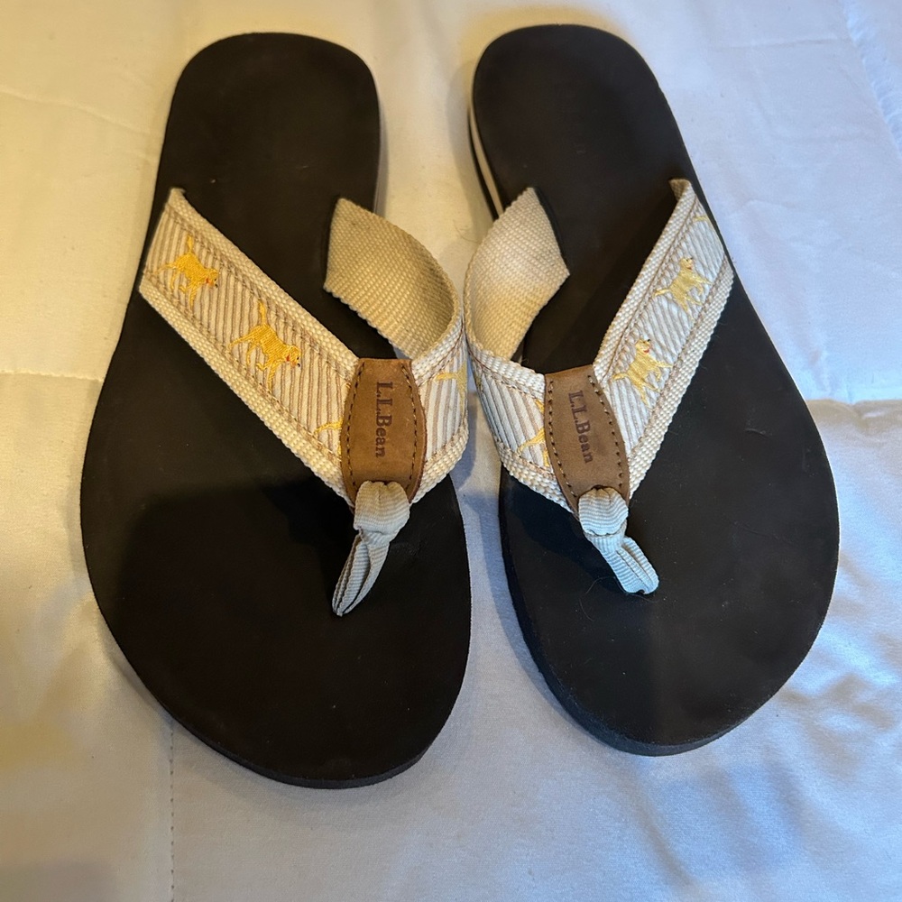 L.L. Bean Flip Flops Size 9/10US Doggie Design In Great Condition